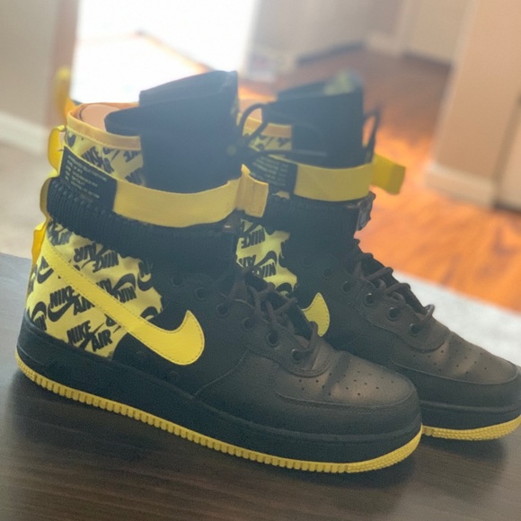 Worn a handful of times - Picture 3 of 7